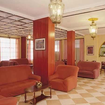 Kross Goya Benalmadena Dalaman gambar
